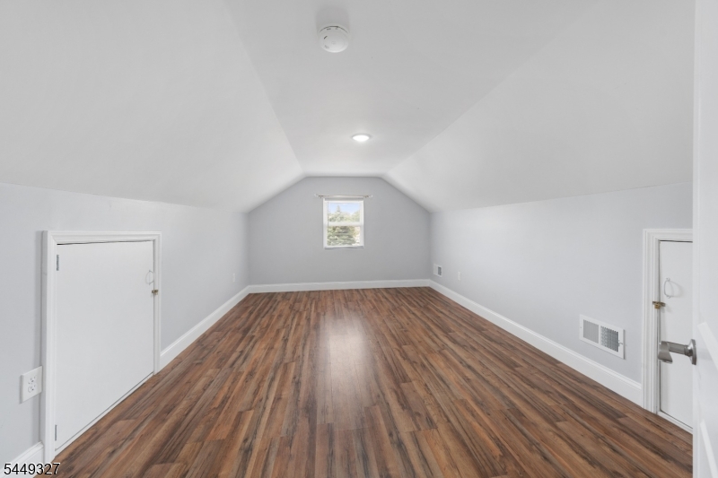 476 Bloy St Property Photo 25
