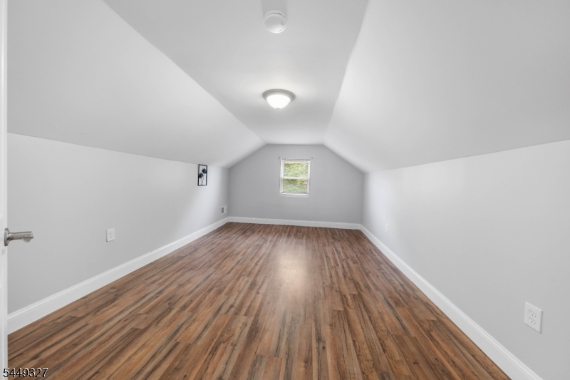 476 Bloy St Property Photo 27