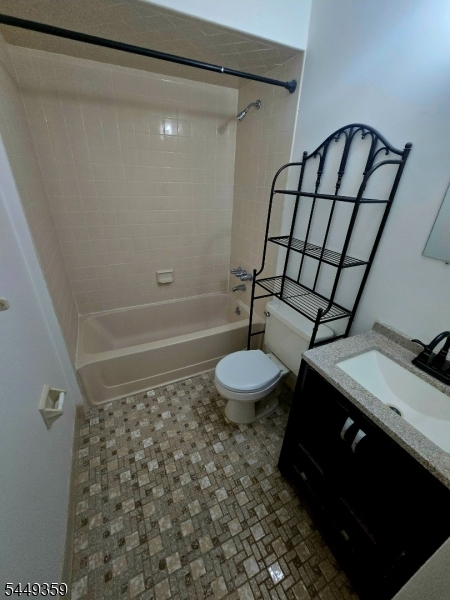 20 Augusta Dr 6 Property Photo 13