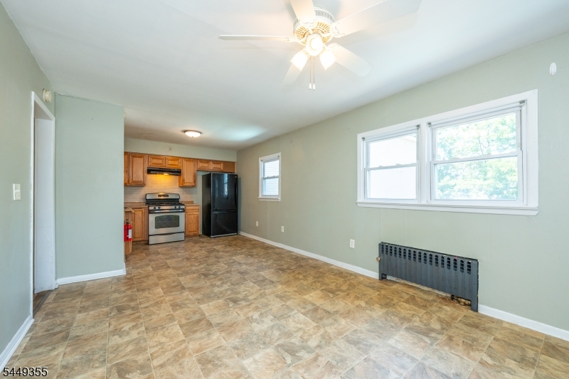 106 Broughton Ave Property Photo 3