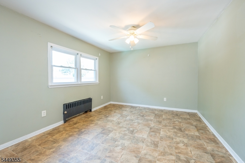 106 Broughton Ave Property Photo 4
