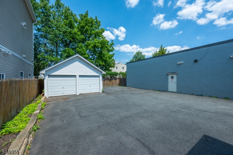106 Broughton Ave Property Photo 16