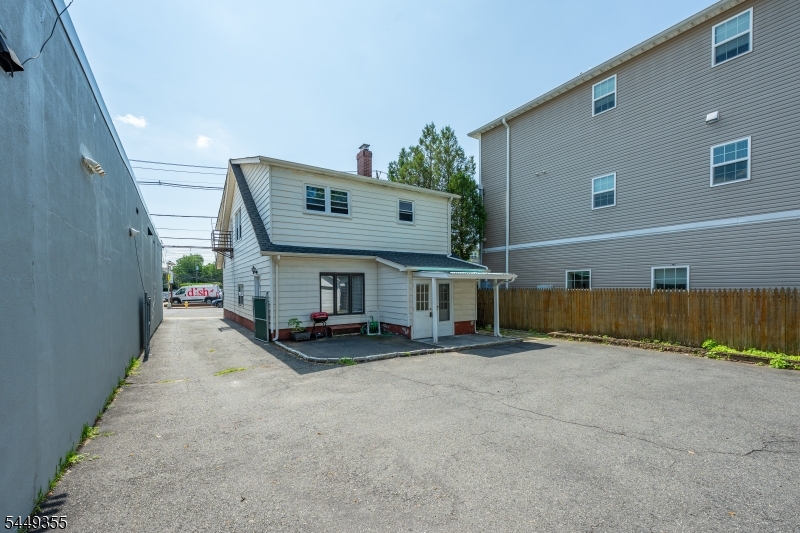 106 Broughton Ave Property Photo 20