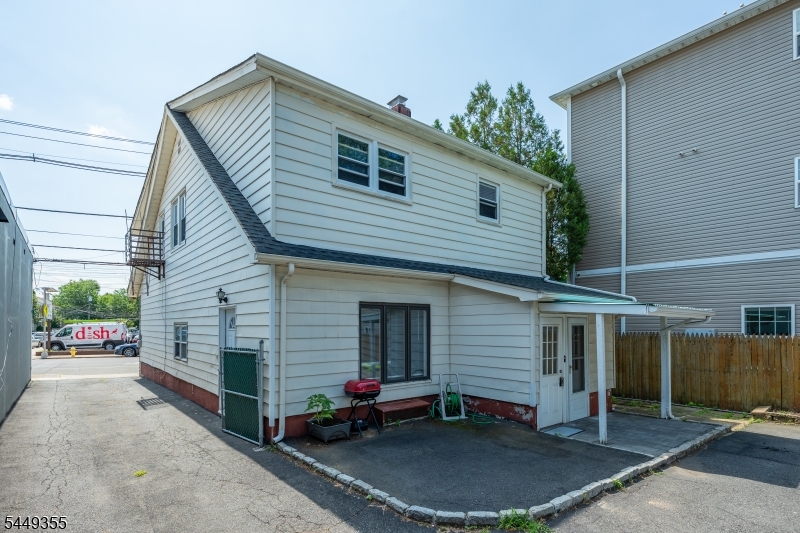 106 Broughton Ave Property Photo 22