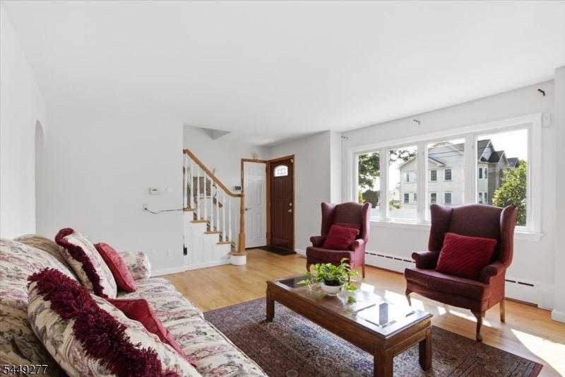 36 Oakland Ave Property Photo 8