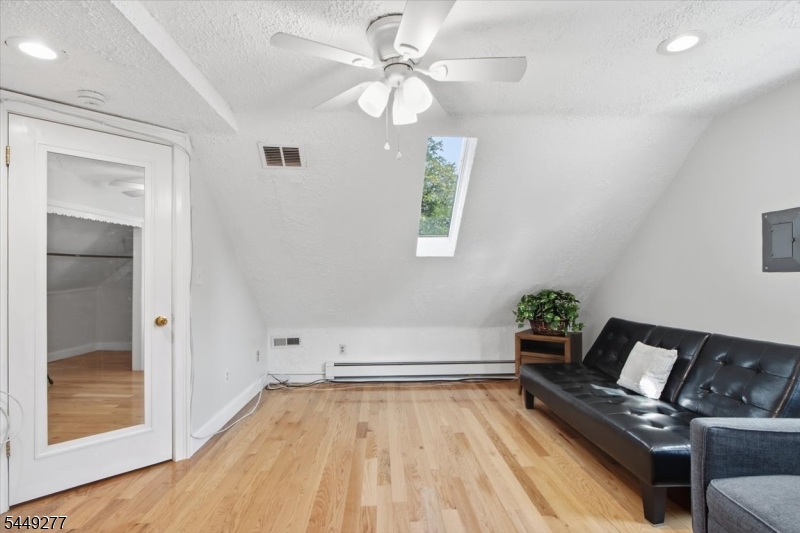 36 Oakland Ave Property Photo 23