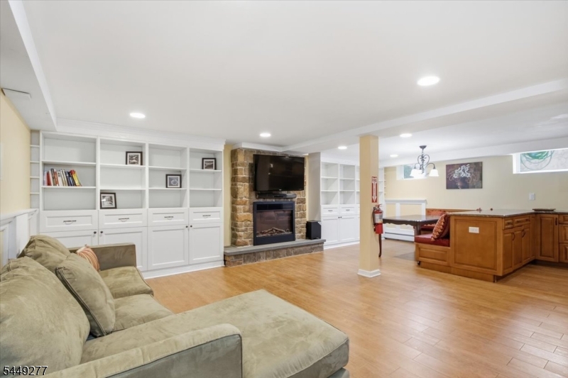 36 Oakland Ave Property Photo 24
