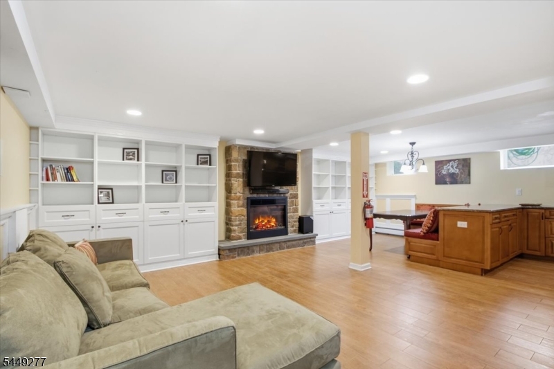 36 Oakland Ave Property Photo 25