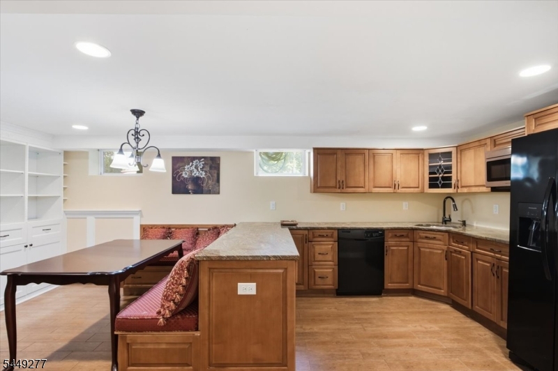 36 Oakland Ave Property Photo 26