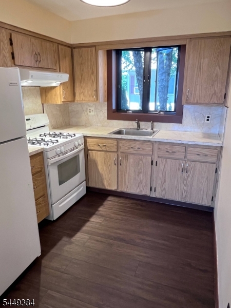 64 Clifton Blvd Property Photo 2