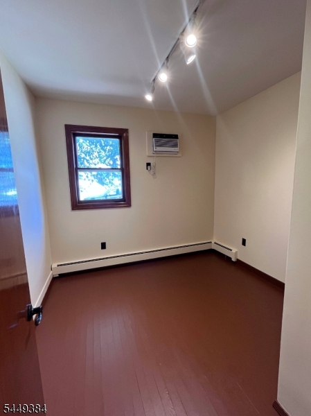 64 Clifton Blvd Property Photo 4