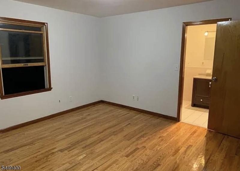 648 Summer St Property Photo 2