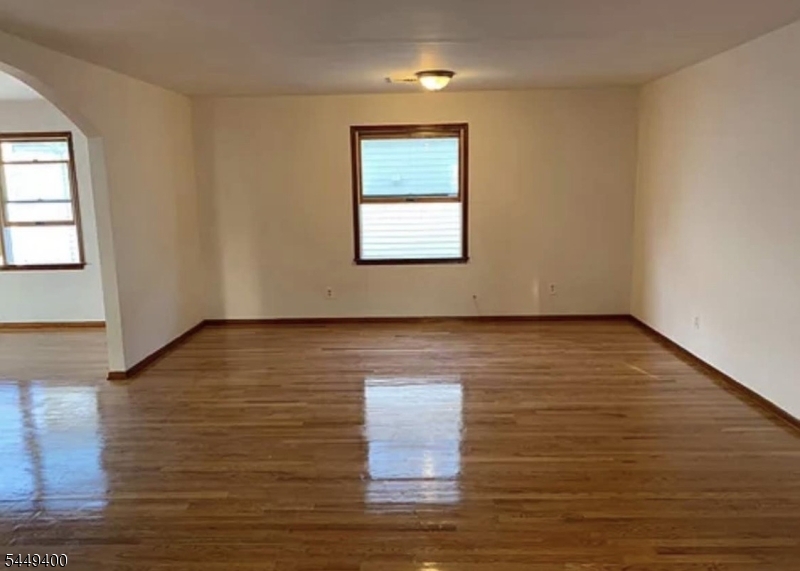 648 Summer St Property Photo 10