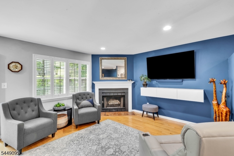 15 Spruce Ter Property Photo 11