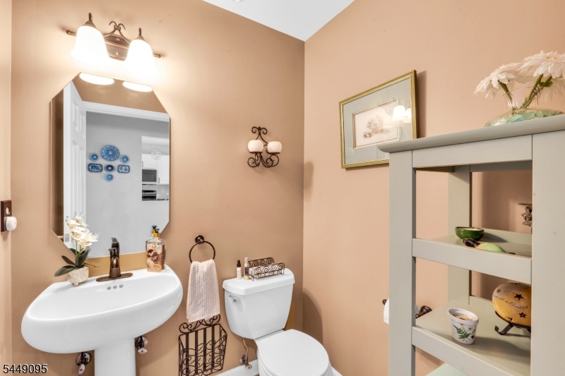 15 Spruce Ter Property Photo 12