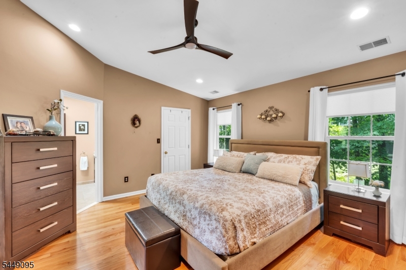 15 Spruce Ter Property Photo 13
