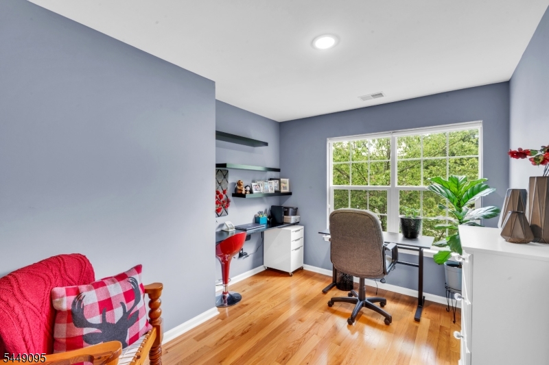 15 Spruce Ter Property Photo 17