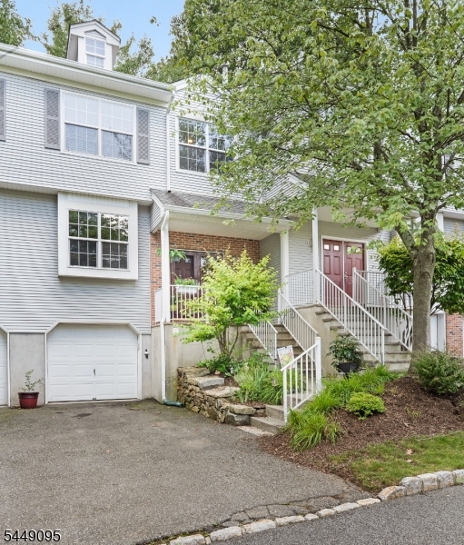 15 Spruce Ter Property Photo 23