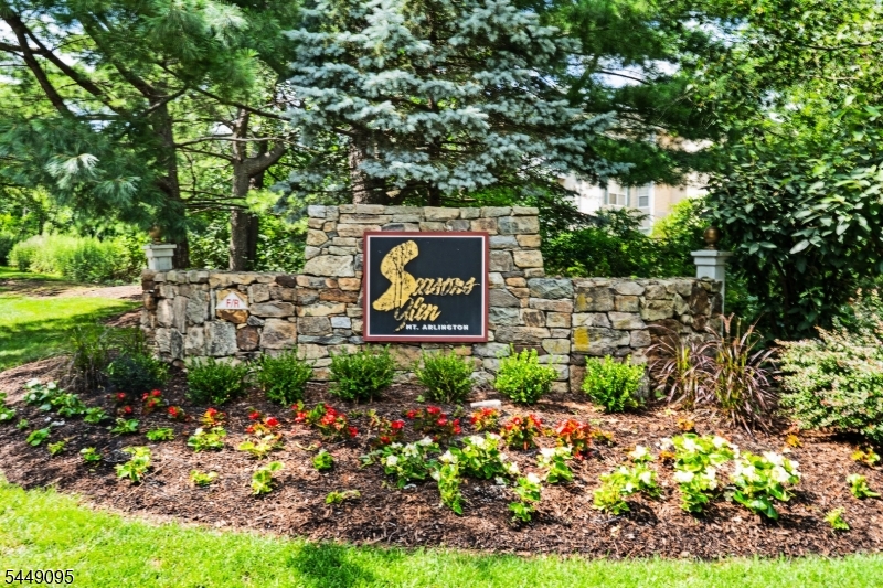 15 Spruce Ter Property Photo 24