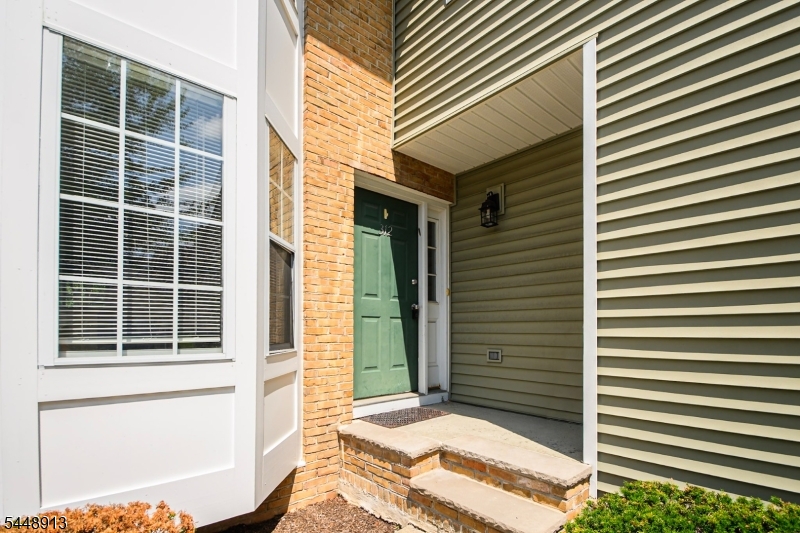 312 Araneo Dr Property Photo 3