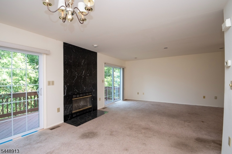 312 Araneo Dr Property Photo 4
