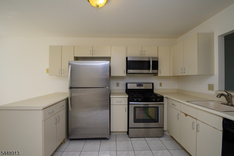 312 Araneo Dr Property Photo 7