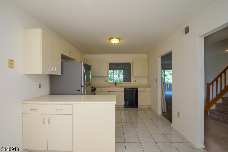 312 Araneo Dr Property Photo 8