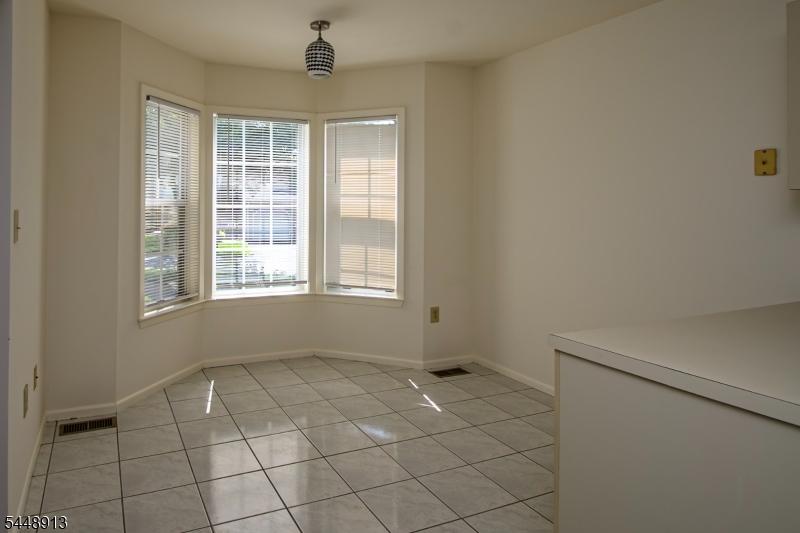 312 Araneo Dr Property Photo 9