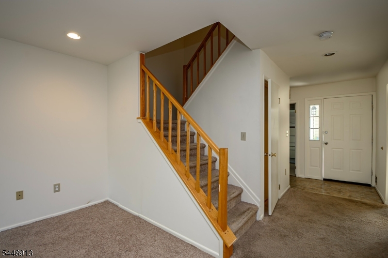 312 Araneo Dr Property Photo 11