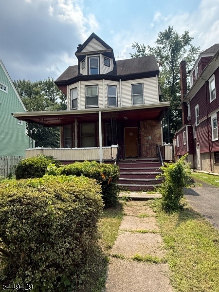 605 Park Ave Property Photo 1