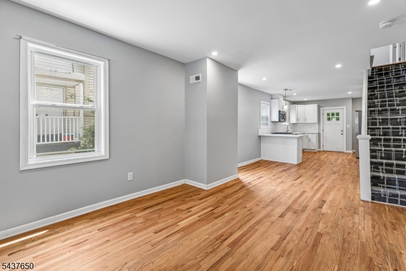 11 Abbett Ave Property Photo 4