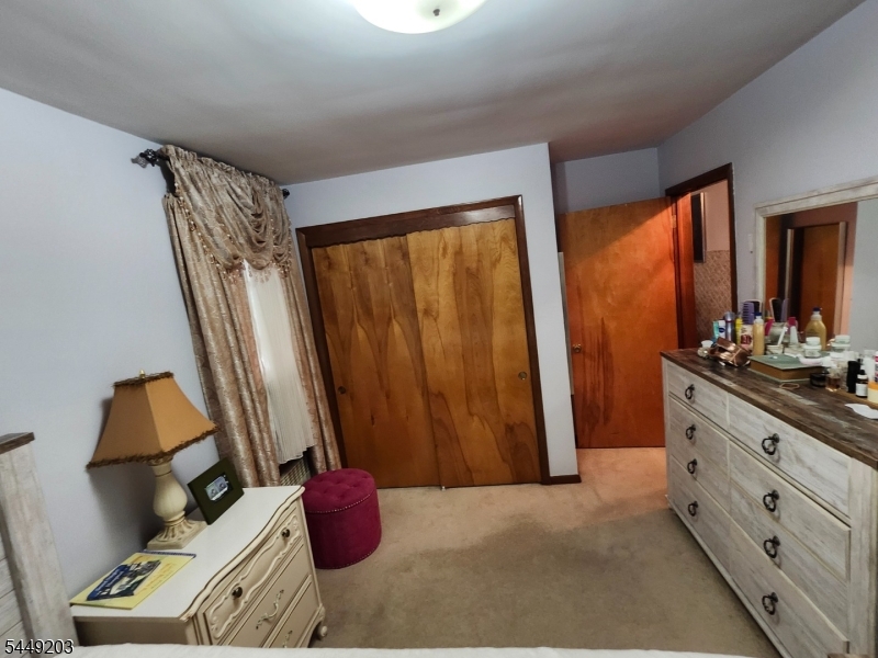 33 Livingston Ave 2 Property Photo 11