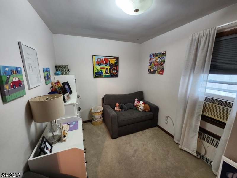 33 Livingston Ave 2 Property Photo 13