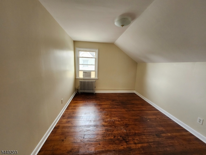 33 Livingston Ave 2 Property Photo 21