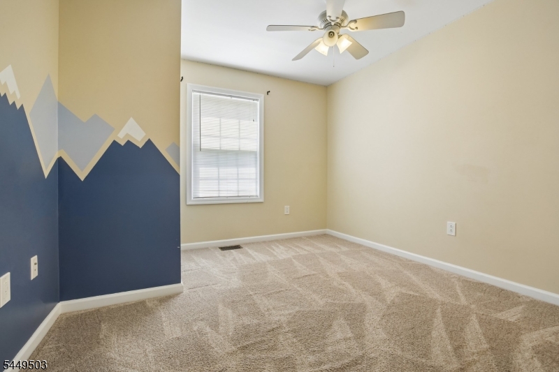 523 W Hill Rd Property Photo 17