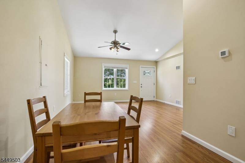 523 W Hill Rd Property Photo 27