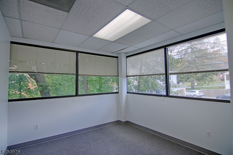 40 Morristown Rd Property Photo 3