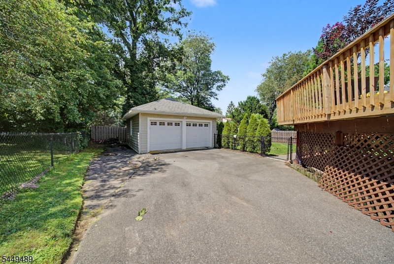15 Valley Road Property Photo 38