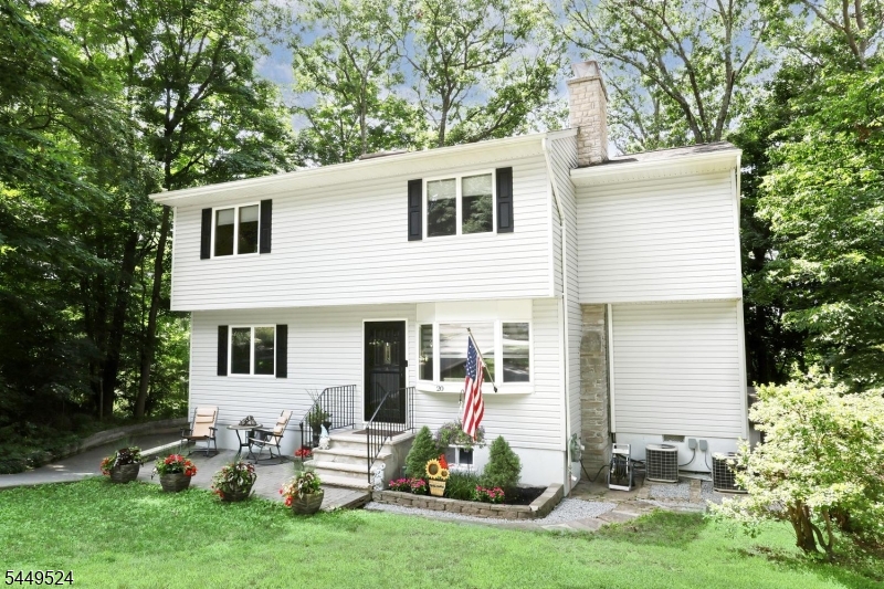 20 Linnea Pl Property Photo 1