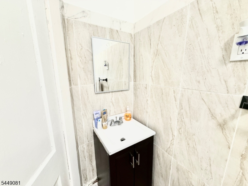 35 Krueger Pl Property Photo 8