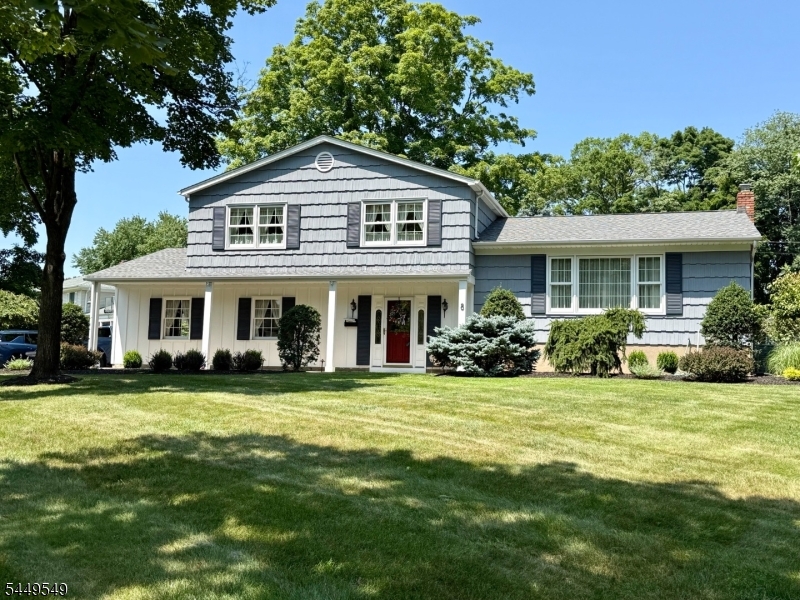 8 Byron Ct Property Photo 1