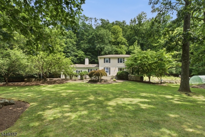 2 Powhatatan Way Property Photo 3