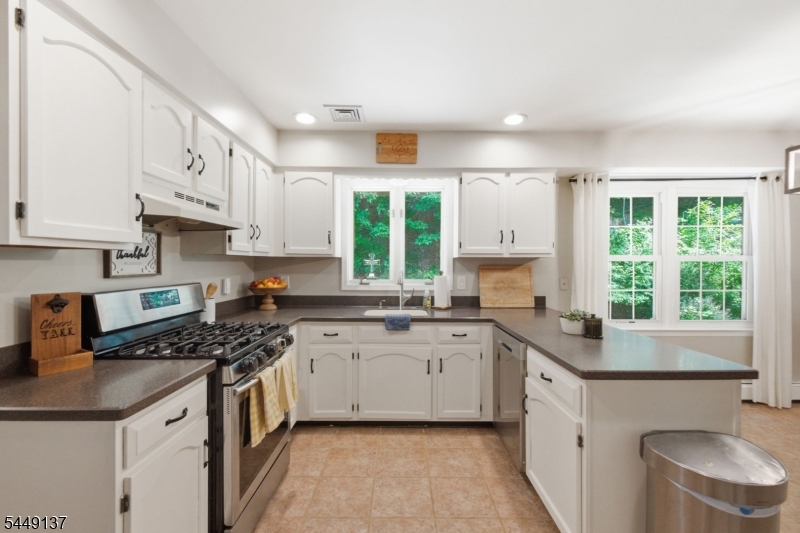 2 Powhatatan Way Property Photo 16