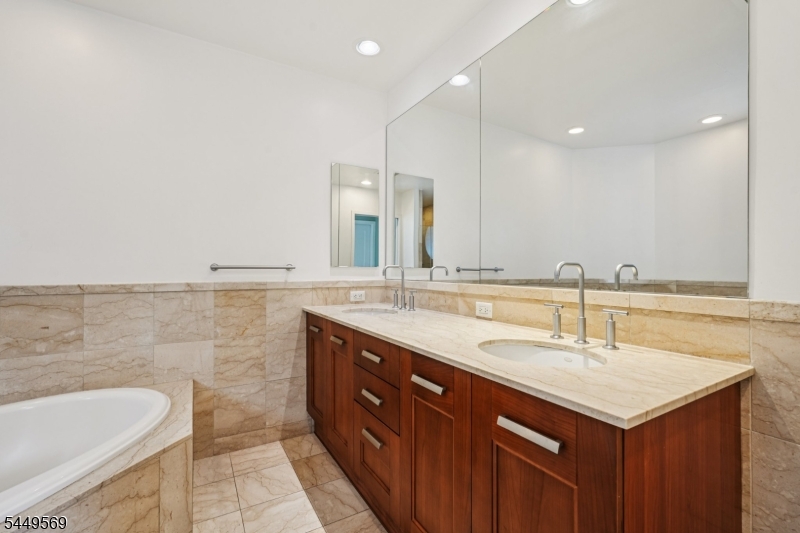 8100 River Rd 210 Property Photo 12