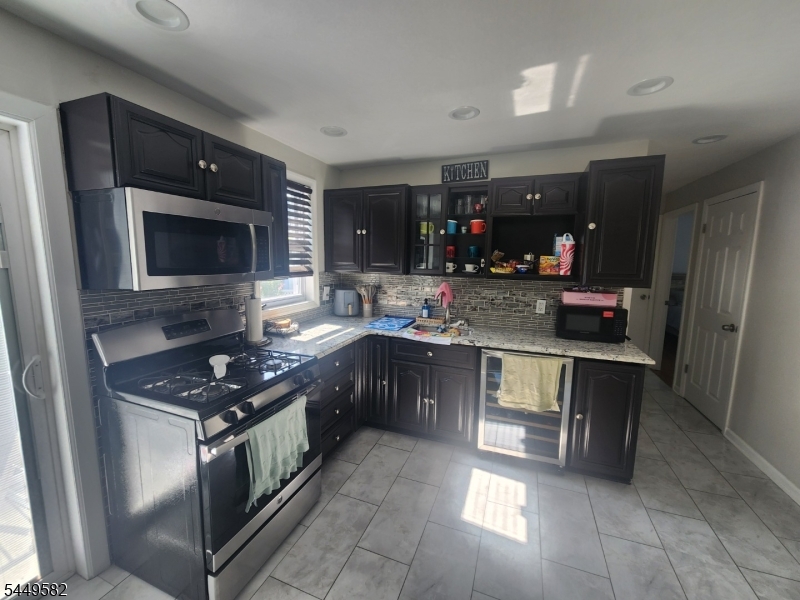 657 Broad St Property Photo 2