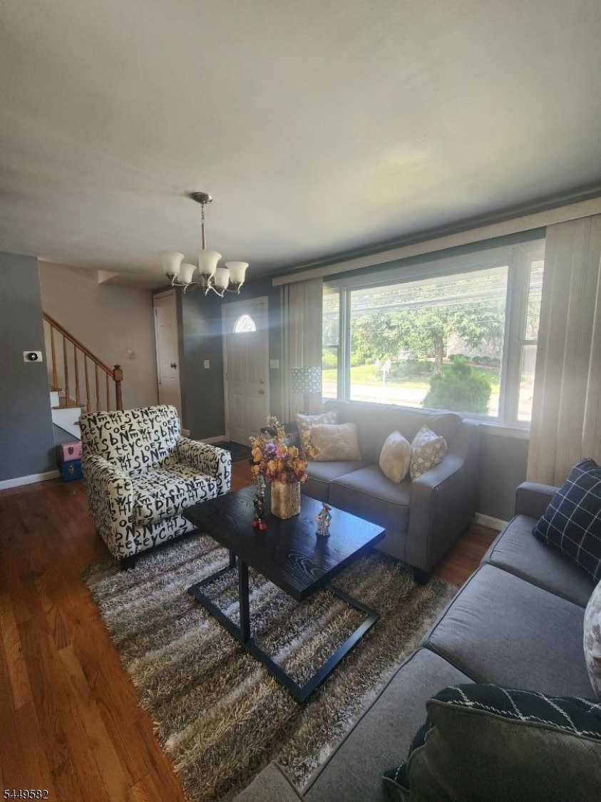 657 Broad St Property Photo 4