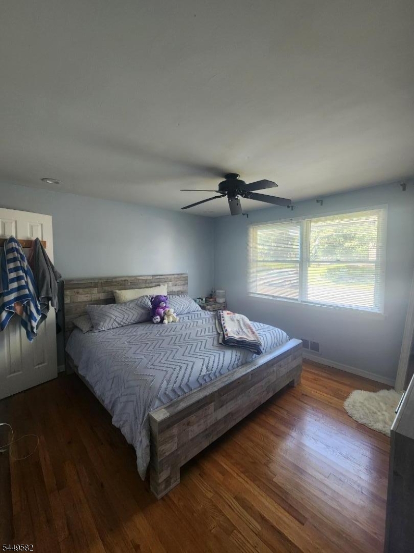 657 Broad St Property Photo 8