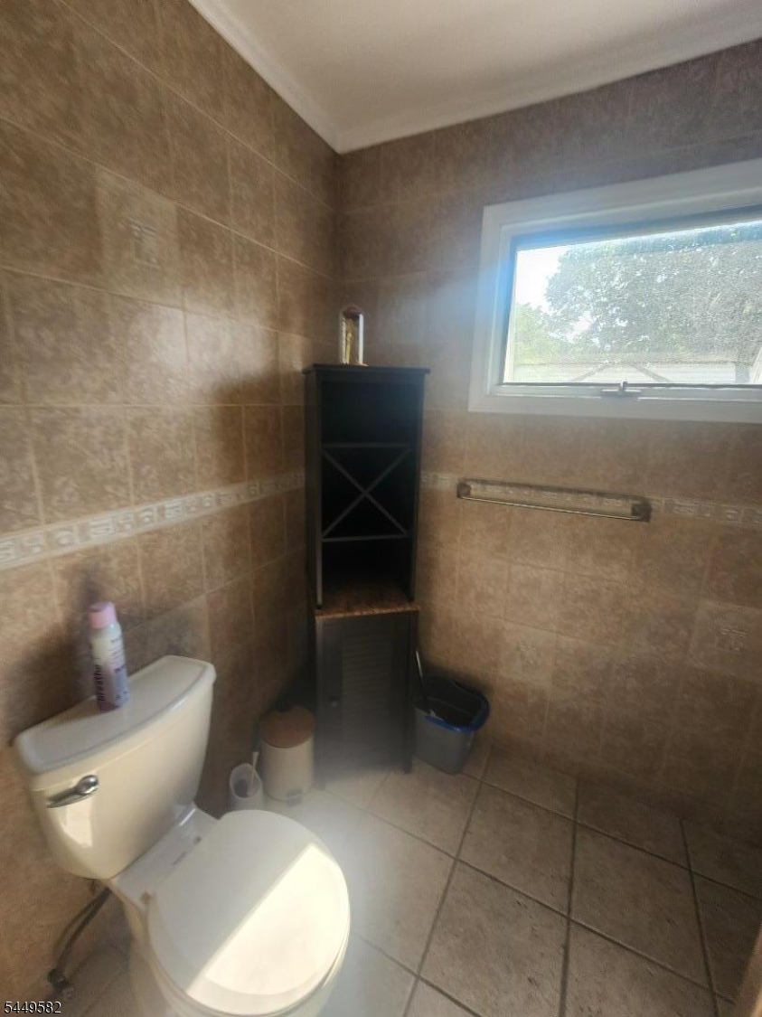 657 Broad St Property Photo 13