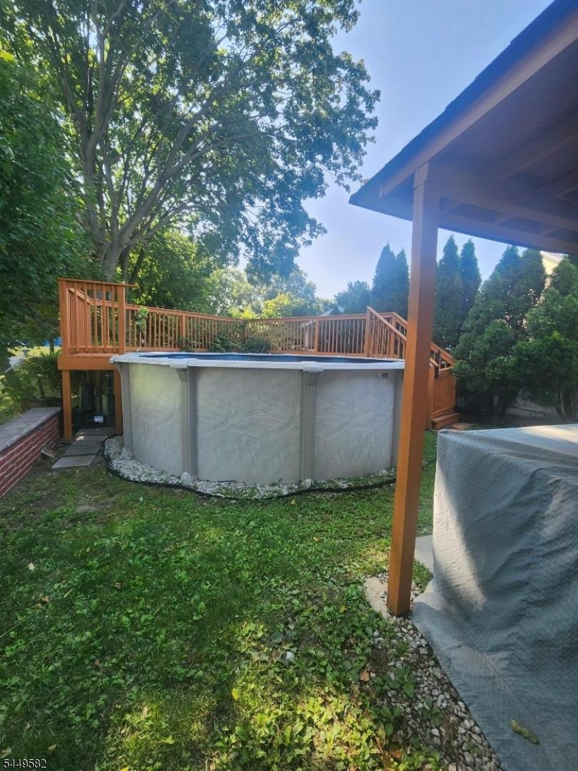 657 Broad St Property Photo 17