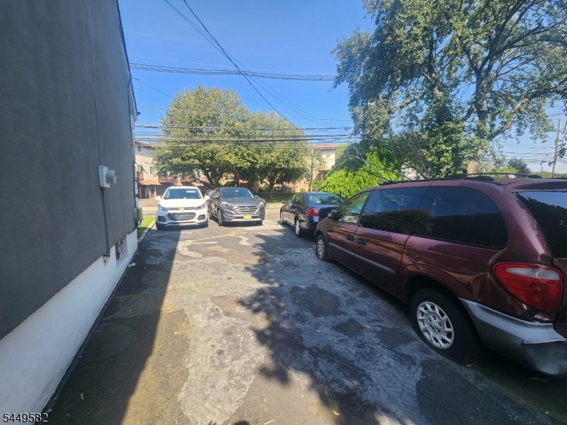 657 Broad St Property Photo 18